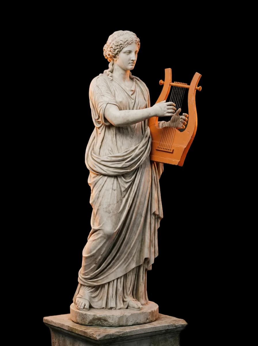 Statue grecque de muse jouant d'une lyre orange